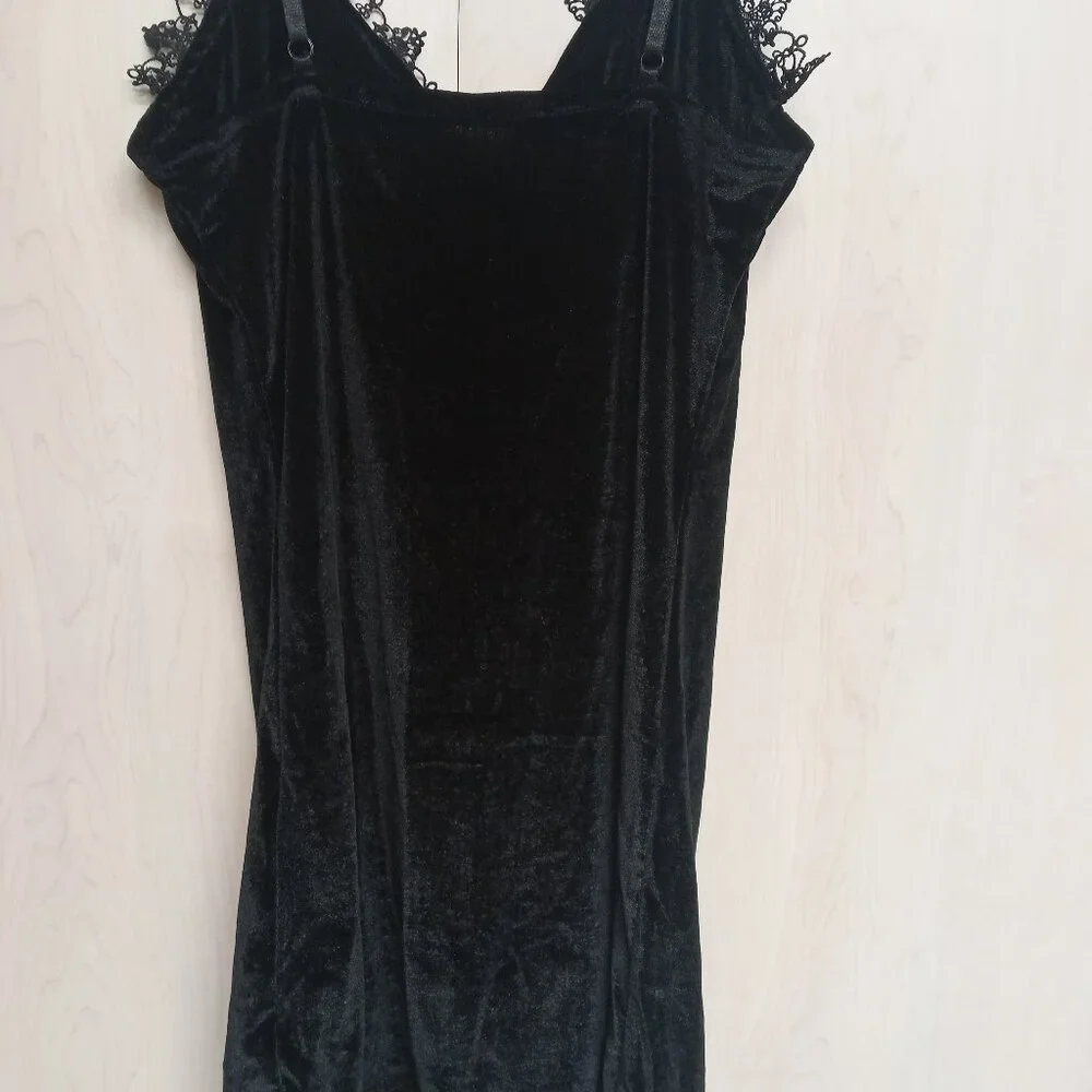 Velvet and Lace Mini Dress- Goth - Picture 3 of 5